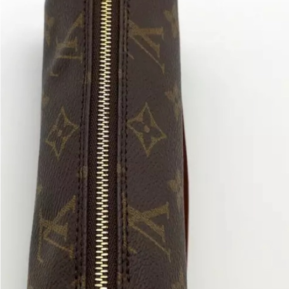 Louis Vuitton Monogram
Mini Papillon Handbag - Picture 12 of 13